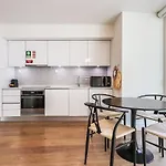 Principe Real Stylish Modern Apt With Ac